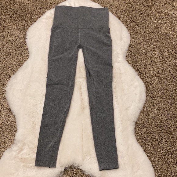 SPANX Look At Me Now Seamless Leggings S/P - Picture 3 of 9